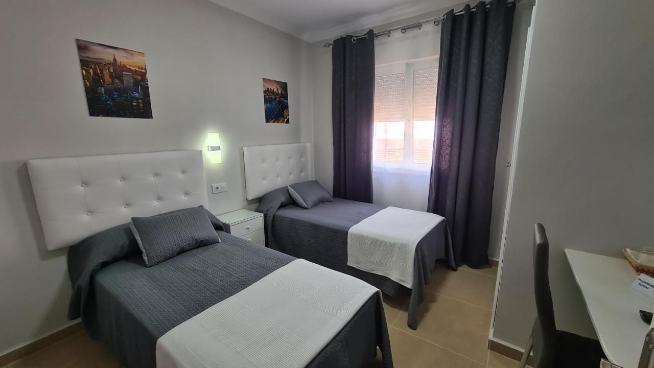 Hostal Malaga Аркос-де-ла-Фронтера Екстер'єр фото