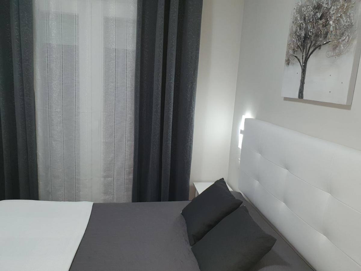 Hostal Malaga Аркос-де-ла-Фронтера Екстер'єр фото