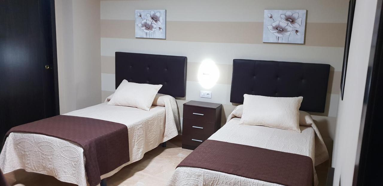Hostal Malaga Аркос-де-ла-Фронтера Екстер'єр фото